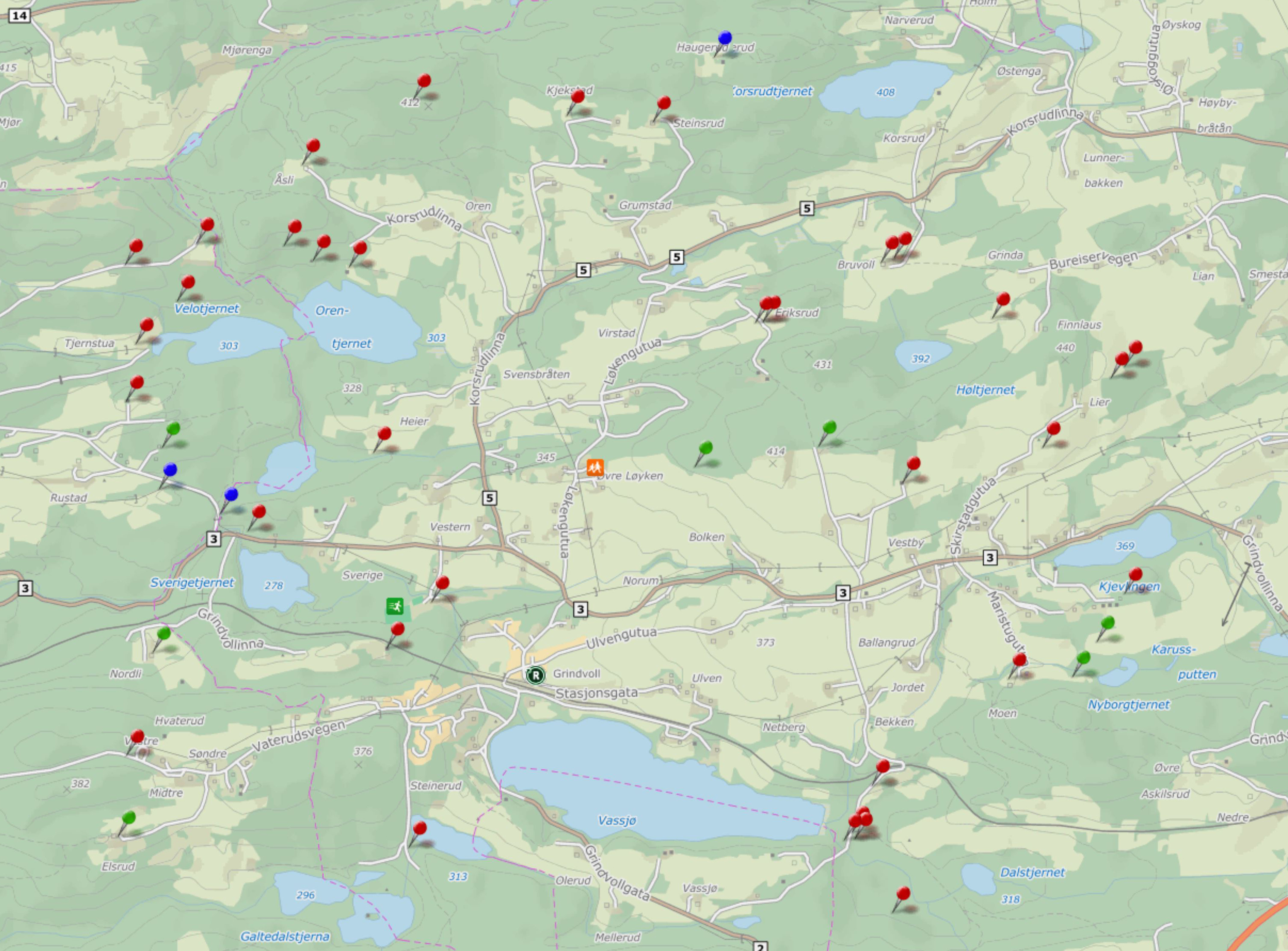 På Lunner historielags hjemmeside ligger (i 2019) dette interaktive kartet over husmannsplasser
i vårt område. (Klikk på kartet for detaljer). Røde og blå prikker er plasser som er skiltet med Gammelt husvære,
mens grønne prikker er plasser som ikke skal merkes. Mer informasjon om plassene finnes der.